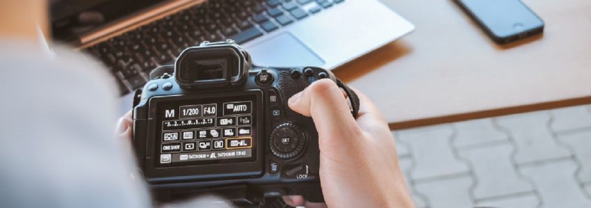 Ihr Kunstwerk richtig fotografieren – Mit 5 Tipps zur perfekten Aufnahme Ihr Kunstwerk richtig fotografieren – Mit 5 Tipps zur perfekten Aufnahme