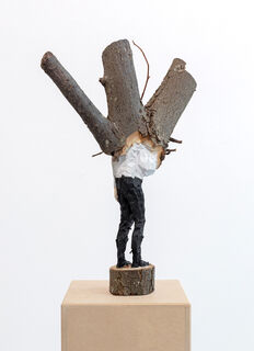 Skulptur "Ohne Titel" (2021), Holz von Edvardas Racevicius