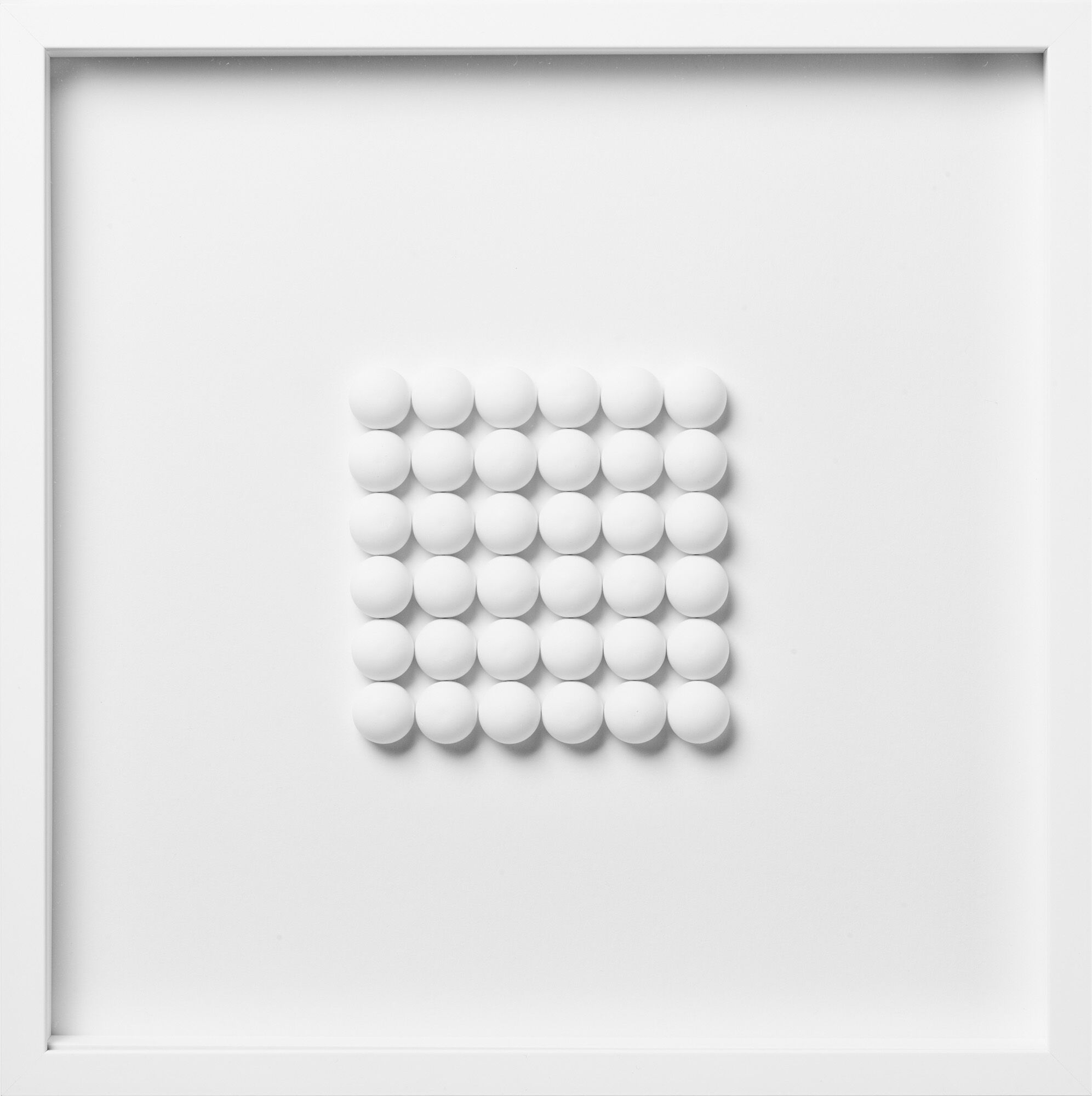 Bild "Rhapsody in White (small Version, 6 x 6)" (2023) (Unikat) von Mandy Wiesener
