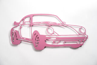 Wandobjekt "Porsche 911 Turbo (rosa)" (2022) (serielles Unikat) von Jan M. Petersen